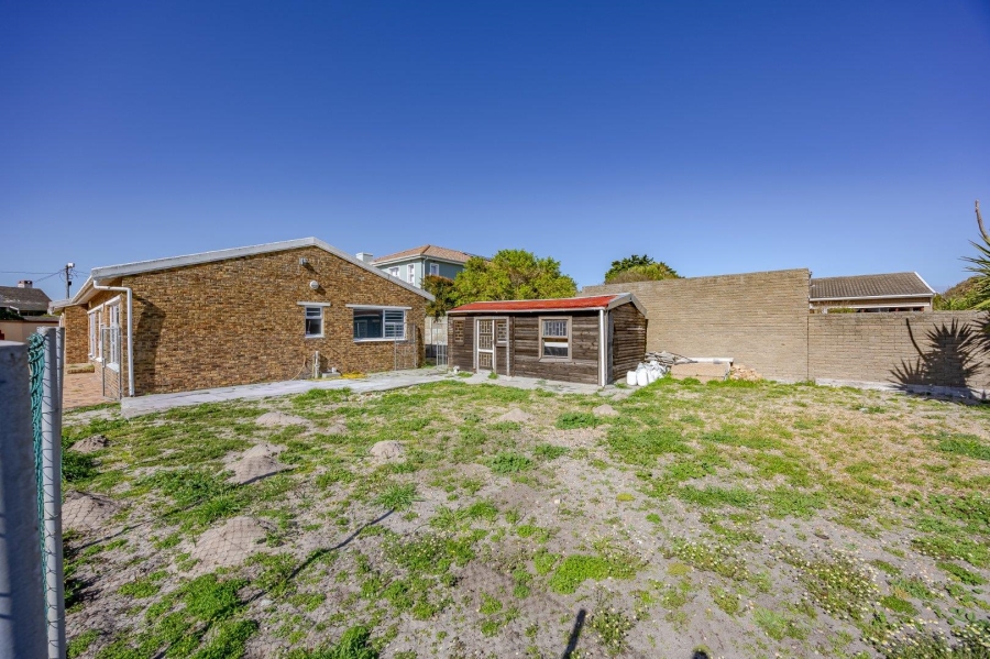 4 Bedroom Property for Sale in Zeekoevlei Western Cape